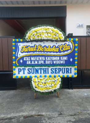 Papan Bunga Duka di Raveni Rara