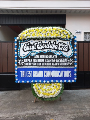 Papan Bunga Duka di Raveni Rara